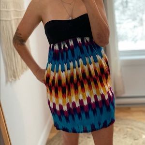 Billabong strapless bubble dress with pockets and gold zipper at the back